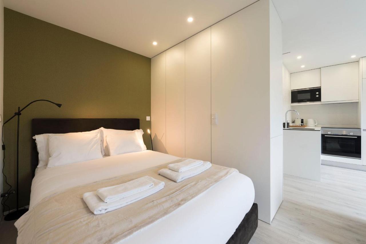Lovelystay - Modern Loft With Gym & Free Parking Minutes Away From Cbd Porto Exterior foto