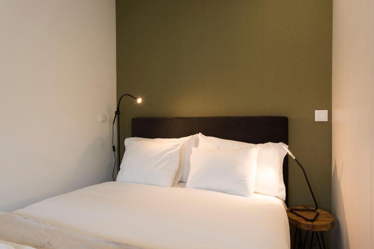 Lovelystay - Modern Loft With Gym & Free Parking Minutes Away From Cbd Porto Exterior foto
